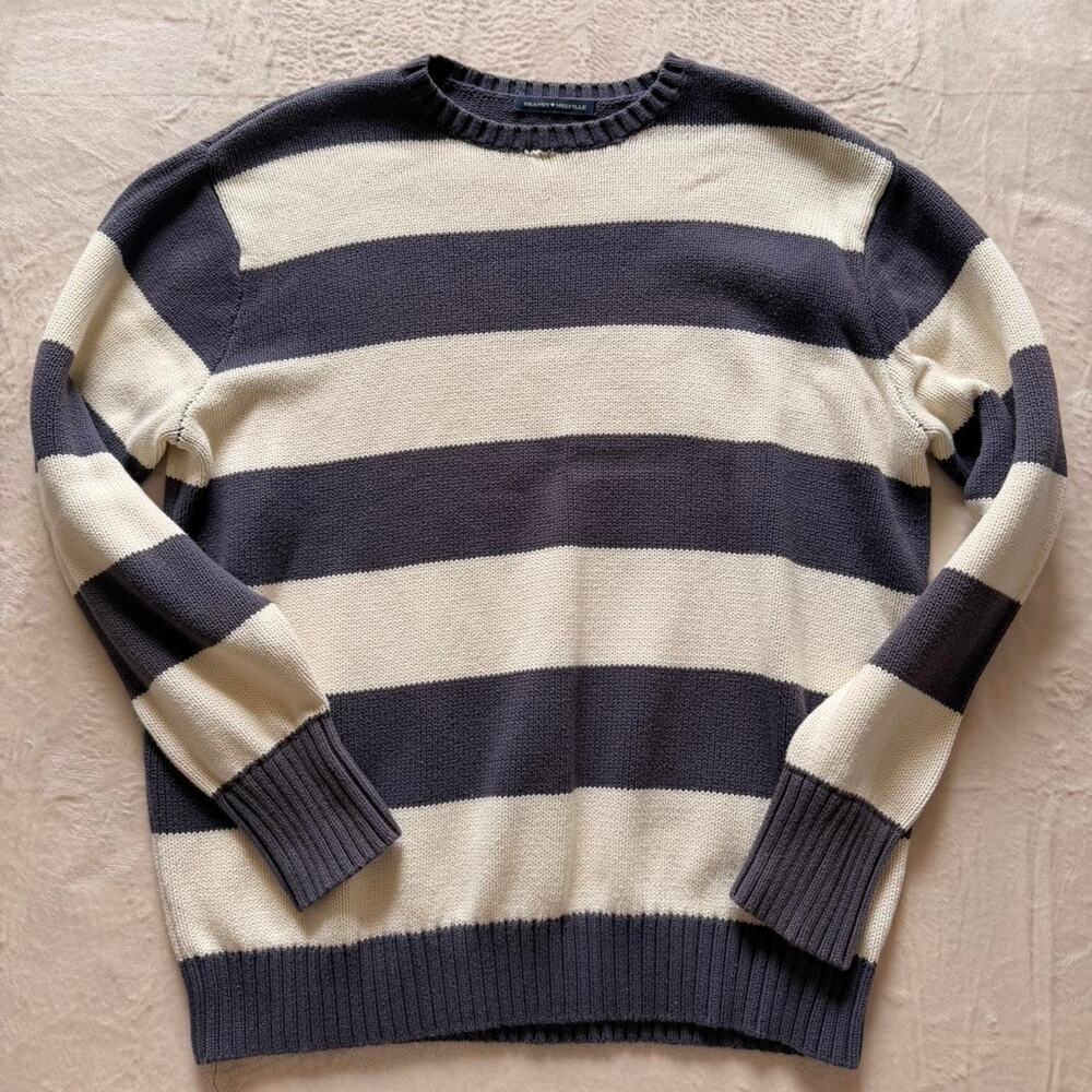 Brandy melville navy and white